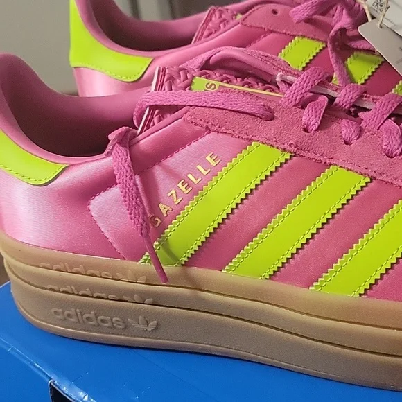 NIB Adidas Gazelle Pink and Green Women's Shoes Size 9 - Picture 4 of 5